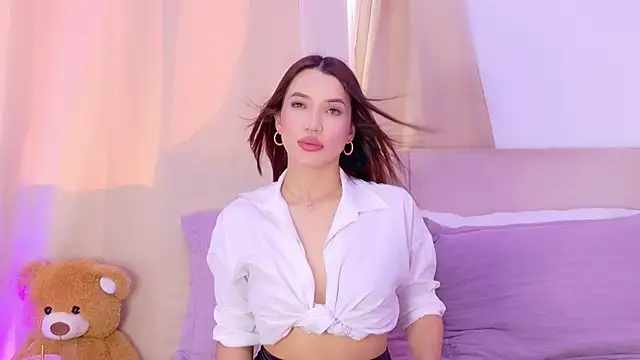 Bella-taylorr online show from July 27, 1:07 pm