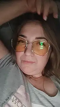 Snapshot of Kiss_Eva chatting on December 31, 12:11 am Kiss Eva online show from December 31, 12:11 am