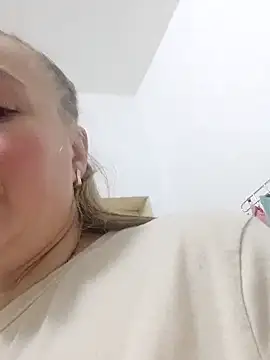 Kiss Eva online show from February 8, 3:37 pm