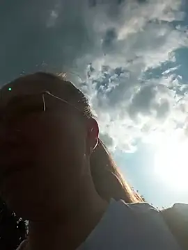 Kiss Eva online show from June 9, 3:56 pm
