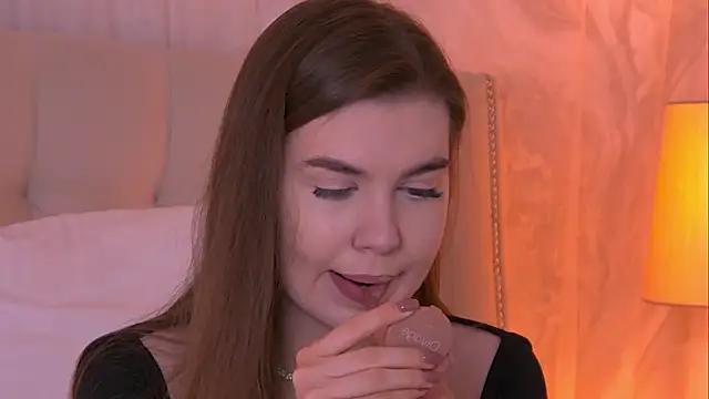 AshleyEvance online show from March 15, 6:08 am