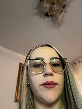 Snapshot of CurvyLust_x chatting on July 11, 1:03 pm CurvyLust x online show from July 11, 1:03 pm