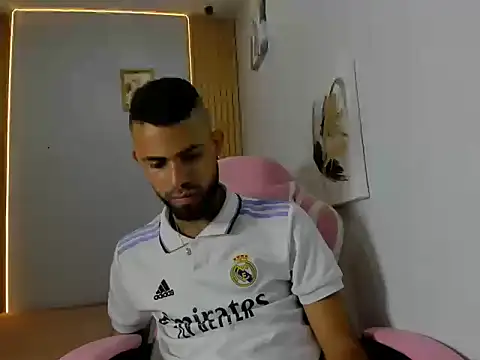 adri sexboy229 online show from September 9, 1:38 am