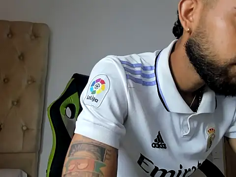 adri sexboy229 online show from September 12, 12:38 pm