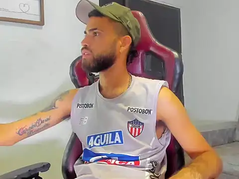 adri sexboy229 online show from September 18, 1:18 am