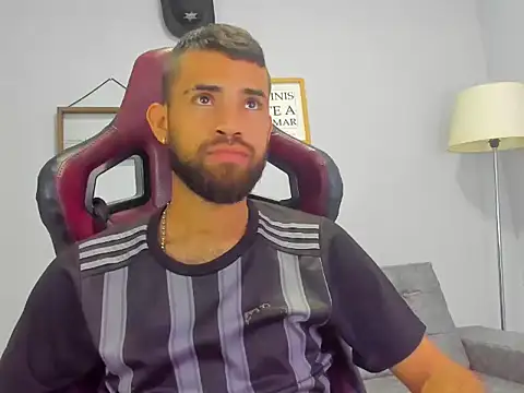 adri sexboy229 online show from September 19, 1:29 am