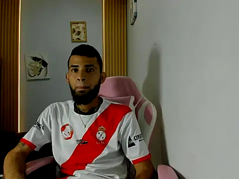 adri sexboy229 online show from October 5, 3:05 am