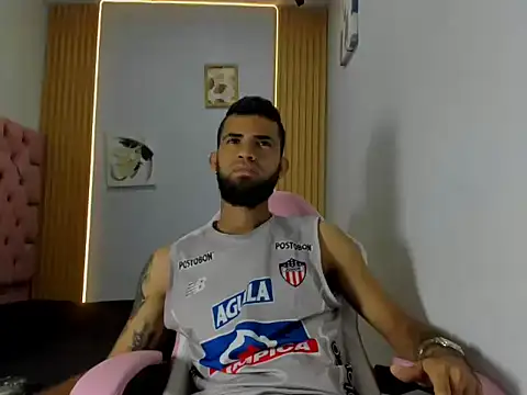 adri sexboy229 online show from October 7, 7:38 am