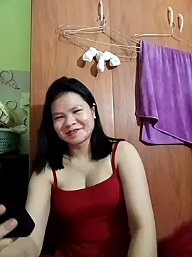 emyeuhss online show from October 12, 4:06 pm