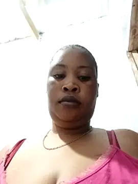 Snapshot of OCEANSQUITERXXX chatting on May 2, 2:27 am OCEANSQUITERXXX online show from May 2, 2:27 am