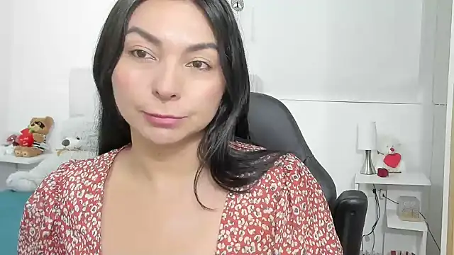 Snapshot of Ms_milarose chatting on July 15, 11:54 pm Ms milarose online show from July 15, 11:54 pm