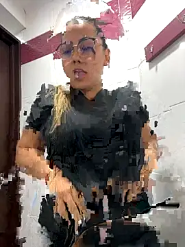 Snapshot of CandelaMartineez chatting on October 9, 3:10 pm CandelaMartineez online show from October 9, 3:10 pm