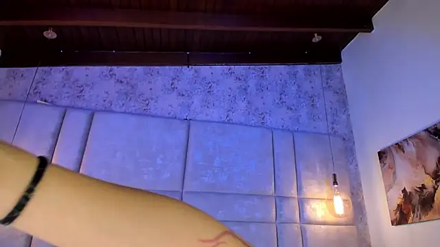 Mily Vermont online show from January 10, 7:59 pm