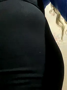 Snapshot of Cuckold-masters-dog chatting on October 25, 12:18 am Cuckold-masters-dog online show from October 25, 12:18 am