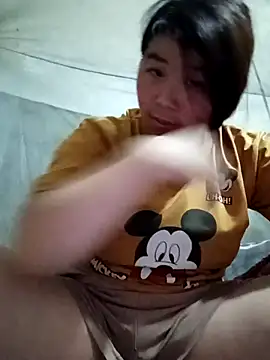 quynhkoolbae online show from April 17, 1:25 pm