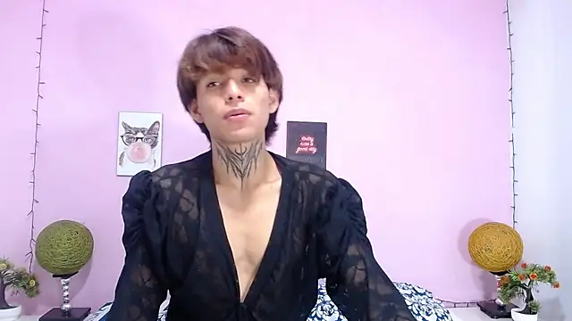 Snapshot of bellamy_095 chatting on May 20, 12:22 pm bellamy 095 online show from May 20, 12:22 pm