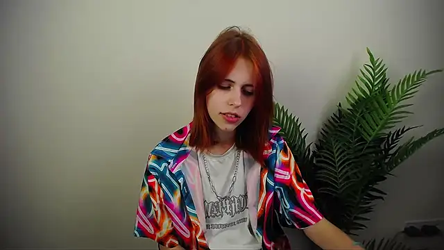 Snapshot of GuessMe___ chatting on October 1, 7:20 pm GuessMe online show from October 1, 7:20 pm