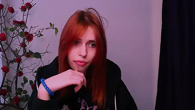 Snapshot of GuessMe___ chatting on November 28, 7:44 am GuessMe online show from November 28, 7:44 am