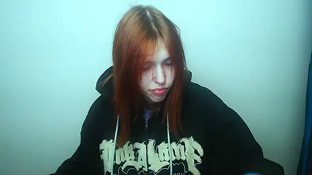 Snapshot of GuessMe___ chatting on December 3, 5:48 am GuessMe online show from December 3, 5:48 am