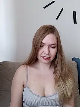 KisaVixen online show from April 21, 11:05 am