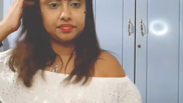 Snapshot of Indian_GlowingMiax chatting on September 18, 3:58 pm Indian GlowingMiax online show from September 18, 3:58 pm