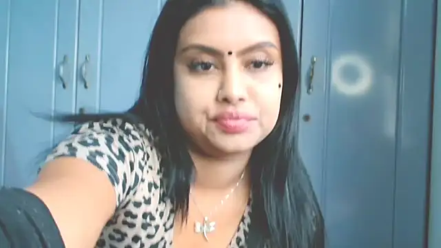 Snapshot of Indian_GlowingMiax chatting on October 4, 7:50 am Indian GlowingMiax online show from October 4, 7:50 am