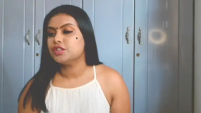 Snapshot of Indian_GlowingMiax chatting on October 10, 12:15 pm Indian GlowingMiax online show from October 10, 12:15 pm