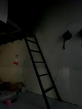 linh21107 online show from September 25, 10:30 am