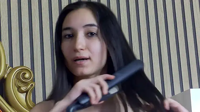 CarolinaBlair online show from April 19, 8:24 am