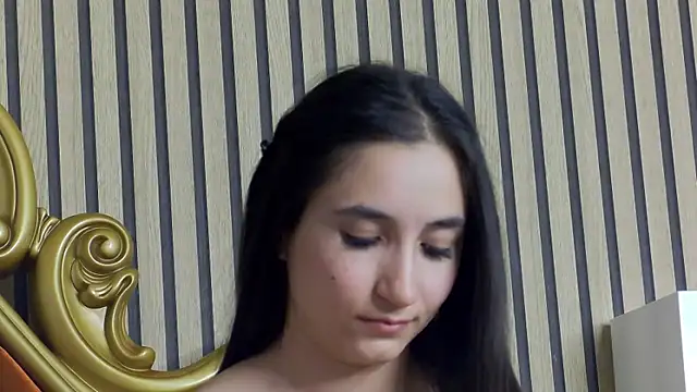 CarolinaBlair online show from April 19, 6:10 pm