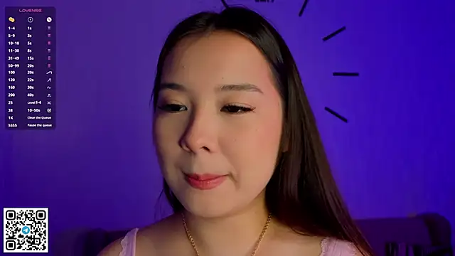 AlberthaEscue online show from November 3, 4:14 am