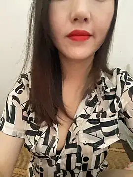 Snapshot of Dieknr chatting on September 28, 1:44 am Dieknr online show from September 28, 1:44 am