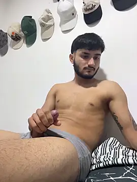 Snapshot of Nas-z09 chatting on February 20, 8:20 pm Nas-z09 online show from February 20, 8:20 pm