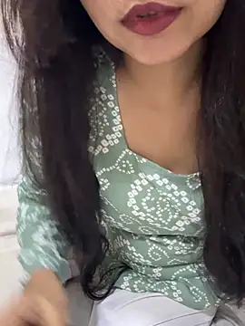 Snapshot of indian_aakruti chatting on July 6, 4:31 pm indian aakruti online show from July 6, 4:31 pm