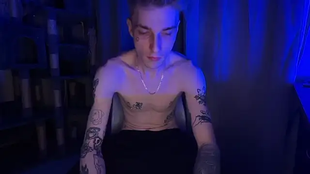 Snapshot of davesinner chatting on April 7, 9:59 pm davesinner online show from April 7, 9:59 pm