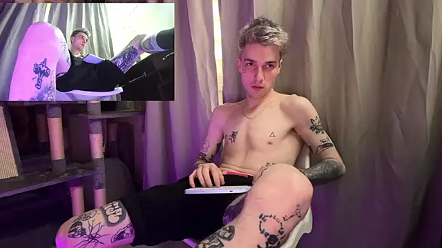 Snapshot of davesinner chatting on April 29, 3:38 pm davesinner online show from April 29, 3:38 pm
