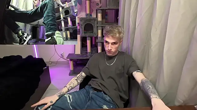 Snapshot of davesinner chatting on April 30, 10:25 pm davesinner online show from April 30, 10:25 pm