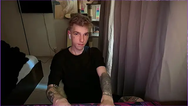 Snapshot of davesinner chatting on May 4, 5:36 am davesinner online show from May 4, 5:36 am