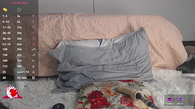 Brianna22  online show from October 1, 8:37 pm