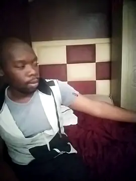 Snapshot of TinnyVsGiant chatting on September 14, 2:05 pm TinnyVsGiant online show from September 14, 2:05 pm