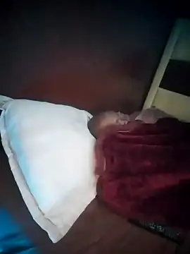 Snapshot of TinnyVsGiant chatting on September 23, 2:58 am TinnyVsGiant online show from September 23, 2:58 am