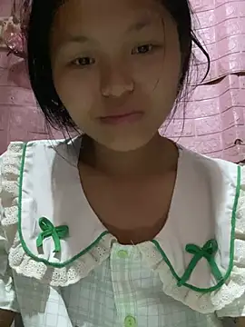 Snapshot of milo_bae chatting on May 4, 3:08 pm milo bae online show from May 4, 3:08 pm