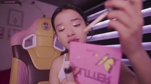 Lana Dreams  online show from November 15, 12:45 pm