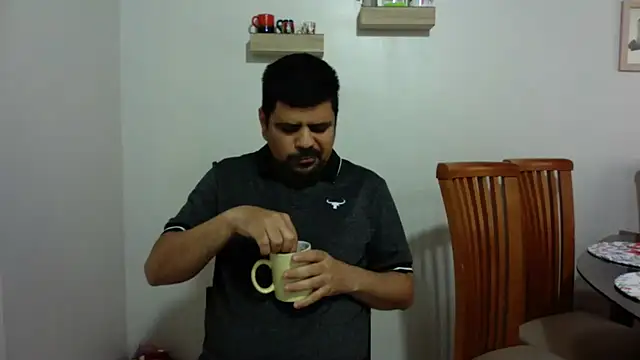 Snapshot of Diabloproducciones chatting on June 6, 11:48 am Diabloproducciones online show from June 6, 11:48 am