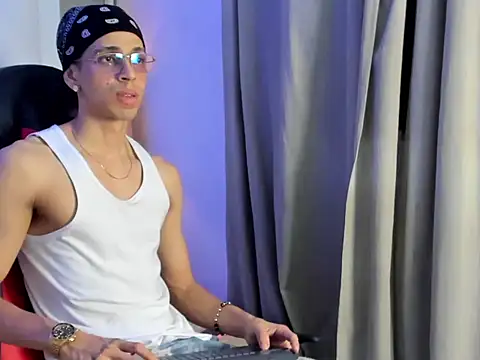 Snapshot of nicolai_drake chatting on November 9, 4:55 am nicolai drake online show from November 9, 4:55 am