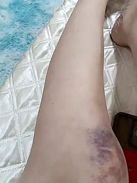 Snapshot of lingling5200 chatting on October 24, 1:40 pm lingling5200 online show from October 24, 1:40 pm