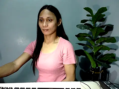 Snapshot of missruffa chatting on September 14, 1:21 pm missruffa online show from September 14, 1:21 pm