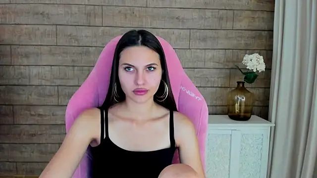 Snapshot of AlisaVersailles chatting on September 11, 4:07 pm AlisaVersailles online show from September 11, 4:07 pm