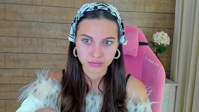 Snapshot of AlisaVersailles chatting on October 2, 4:08 am AlisaVersailles online show from October 2, 4:08 am