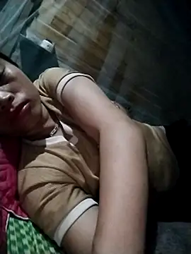   Ngoc20   online show from April 10, 5:23 am